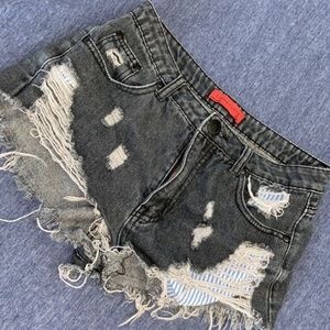 Signature 8 Jean shorts